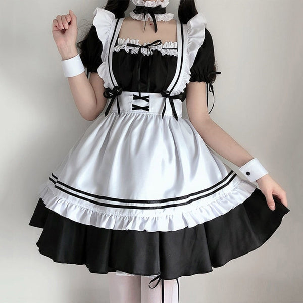 gothic-maid-dress-goth-outfits